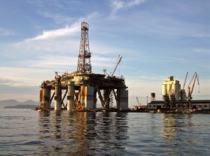 462560_platform_of_petroleum.jpg